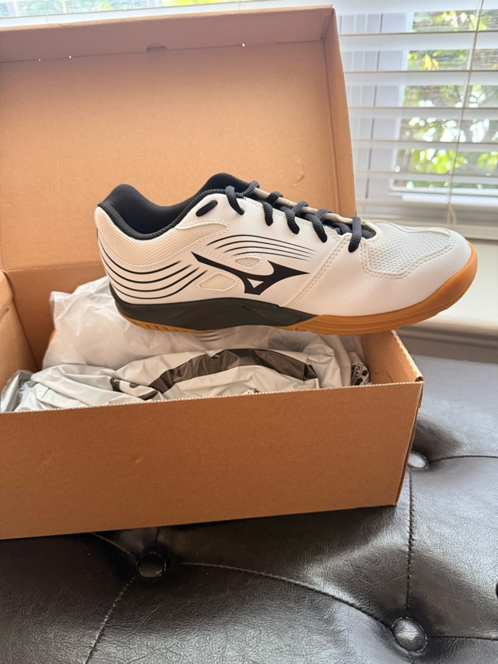 Mizuno Women’s Cyclone Speed 3 White, Black & Gum Volleyball Shoe Size 9.5 NWT - Picture 9 of 10